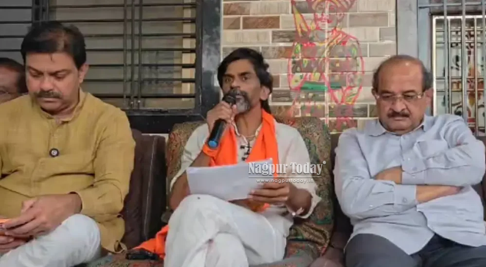 मराठा आरक्षणावर निर्णय; मनोज जरांगे पाटलांचे उपोषण स्थगित, सरकारला ९० दिवसांचा अल्टिमेटम !