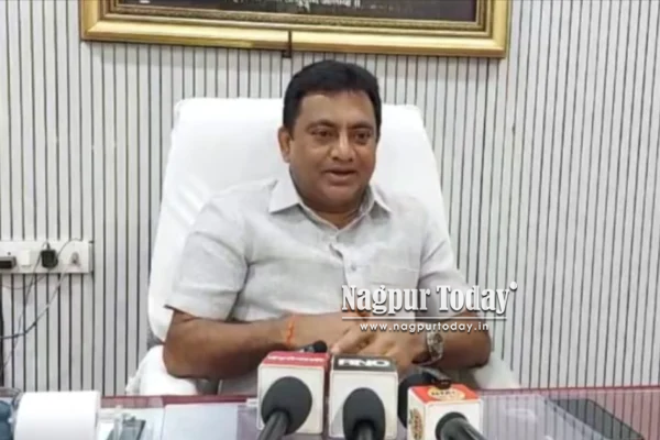 नागपूर मनपाची आर्थिक परिस्थिती अडचणीत, मग उत्सवांसाठी २ कोटी का? संजय महाकाळकरांचा सवाल