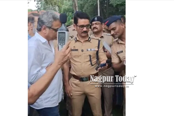 नागपुरात डीजे वादाच्या पार्श्वभूमीवर पोलिसांचा साऊंड चेक; पोलीस आयुक्तांनी स्वतः तपासली डेसिबल पातळी!