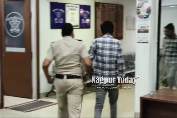नागपुरात कौटुंबिक वादातून थरार; मुलाने वडिलांच्या पोटात खुपसला पेचकस, उपचारादरम्यान मृत्यू