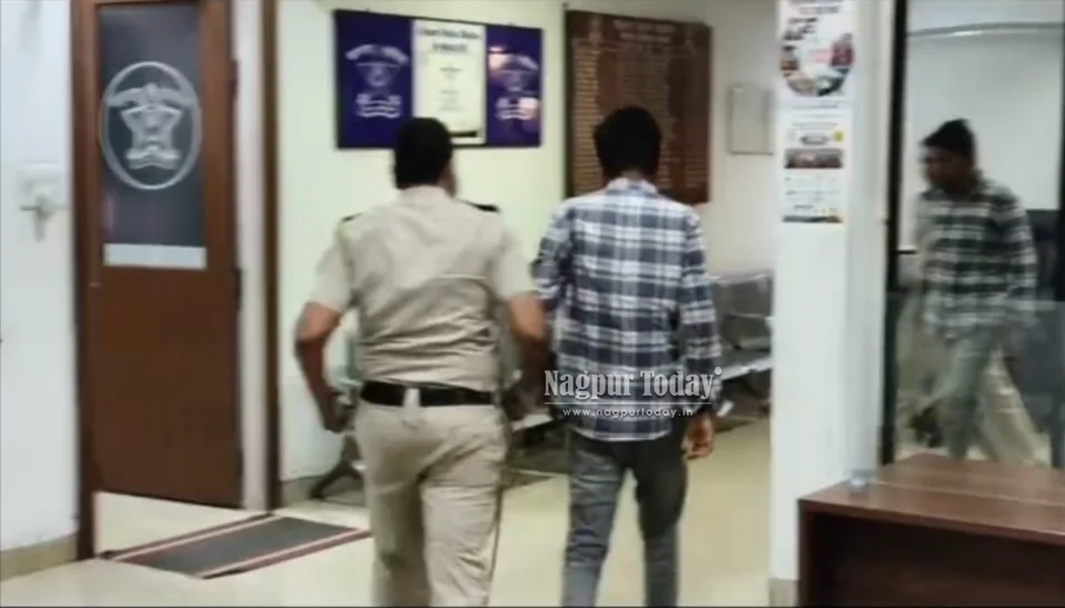 नागपुरात कौटुंबिक वादातून थरार; मुलाने वडिलांच्या पोटात खुपसला पेचकस, उपचारादरम्यान मृत्यू