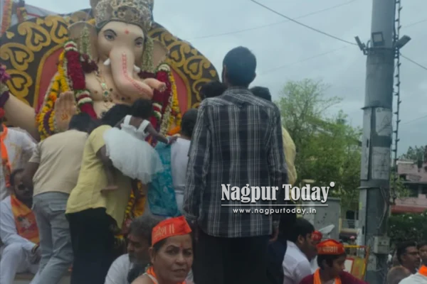 Nagpur Ganesh Visarjan: Dhol-Tasha Beats, Gulal Mark Processions