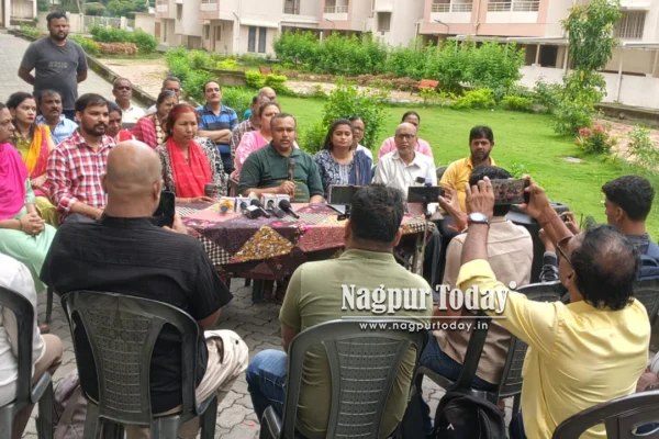 नागपुरातील एनआयटीच्या १४३ कोटींच्या घरकुल व्यवहारावरून वाद ; वसतिगृहासाठी रूपांतराला रहिवाशांचा विरोध