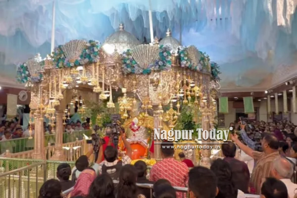 Large Crowds Gather at Nagpur’s Tekdi Ganpati Temple for Ganesh Chaturthi