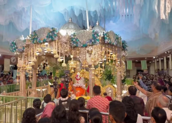 Large Crowds Gather at Nagpur’s Tekdi Ganpati Temple for Ganesh Chaturthi