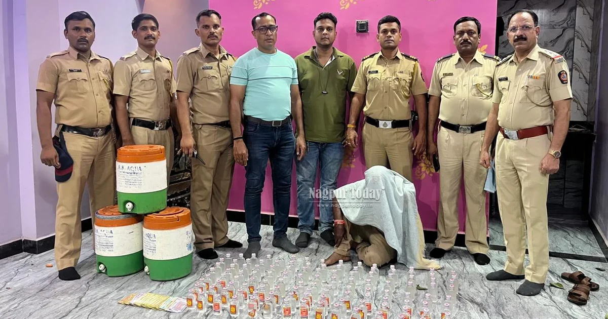 तड़ीपार होकर भी घर से चला रहा था शराब का धंधा! नागपुर में पुलिस की कार्रवाई, ₹18,370 का माल जब्त