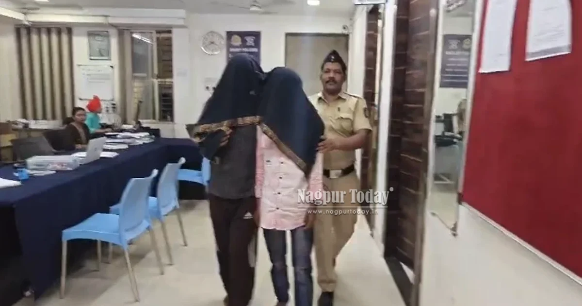तहसील में चाकू दिखाकर ₹20 हजार रंगदारी मांगने का आरोप