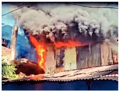 Fire ravages refrigerator shop, two houses on CA Road in Nagpur