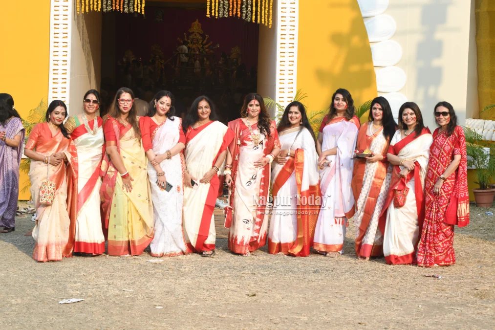 Sindoor Khela Marks Durga Puja Farewell at Katol Road in Nagpur