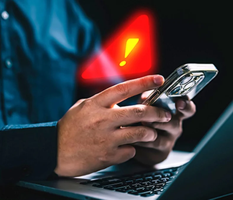 APK फाइल पर एक क्लिक और खाते से 8.99 लाख रुपये गायब!