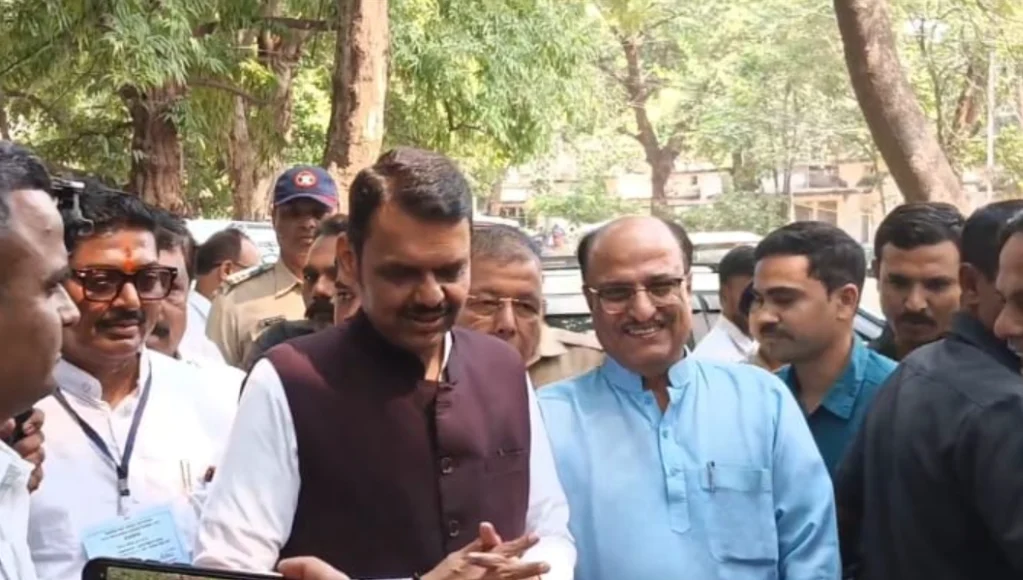 जरांगेंच्या ऑडिओ क्लिपवर मुख्यमंत्री फडणवीसांचा सवाल; अडीच वर्षांनंतरच हे संभाषण बाहेर का?