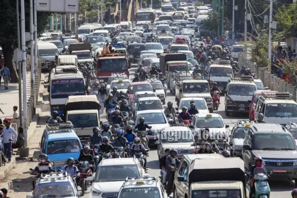 Nagpur chokes under 32.42 lakh vehicles, adds 475 more every day
