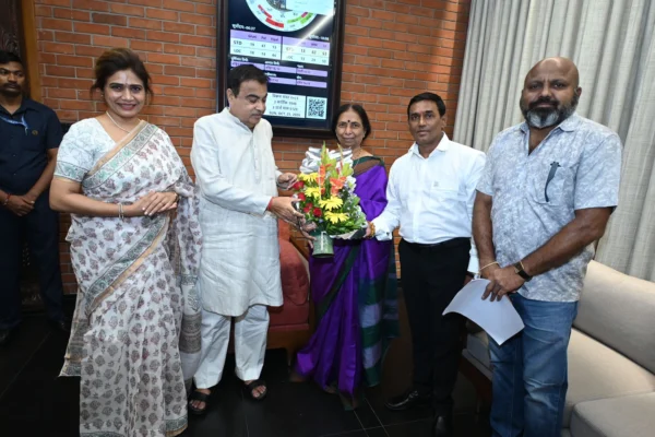 महाराष्ट्र पशु व मत्स्य विज्ञान विद्यापीठाला भाऊ जांबुवंतराव धोटे यांचे नाव देण्यासाठी प्रयत्न करणार: नितीन गडकरी