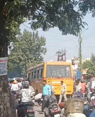 Nagpur Wathoda Chowk School Bus Catches Fire, Children Safe