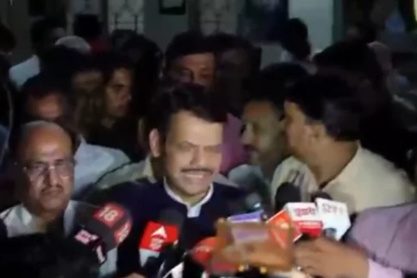 निर्णय प्रक्रियेत बदल, ज्येष्ठ कार्यकर्त्यांना जबाबदाऱ्या; अनिल सोलेंची नाराजी दूर झाल्यानंतर फडणवीसांचे मोठे विधान