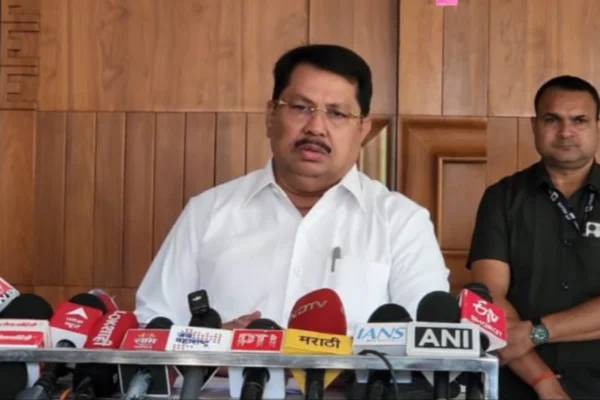 काँग्रेसचा ‘वोट बचाव, देश बचाव’चा एल्गार; दिल्लीत लाखोंचा जनसागर उसळणार; वडेट्टीवारांचा भाजपवर हल्लाबोल