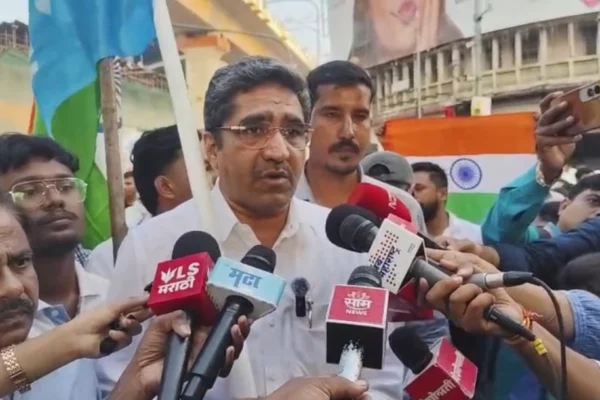 नागपुरात मतदारांच्या हक्कांसाठी काँग्रेस रस्त्यावर; ‘व्होट बचाव, देश बचाव’ अंतर्गत बाईक रॅली