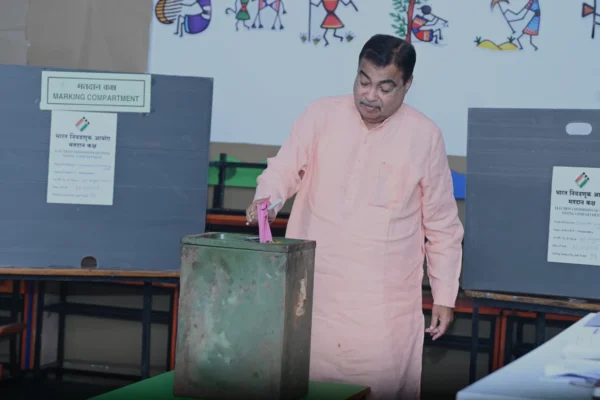 Nitin Gadkari Casts Vote in Nagpur Graduate Constituency Election