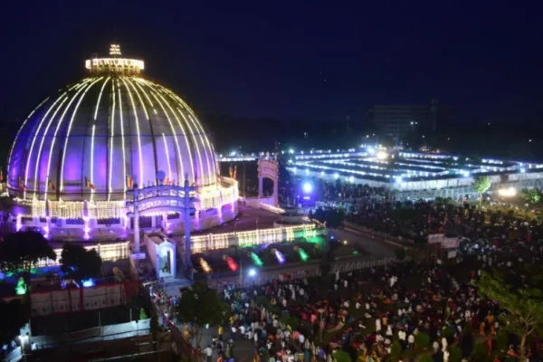 दीक्षाभूमीवर गर्दीत हरवलेल्या ८० बालकांचा शोध; चाइल्ड हेल्पलाइनच्या प्रयत्नांनी पालकांना दिलासा