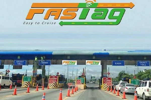 FASTagच्या नावाखाली खात्यातून पैसे कट? 17 लाखांहून अधिक व्यवहारांमध्ये गडबड!