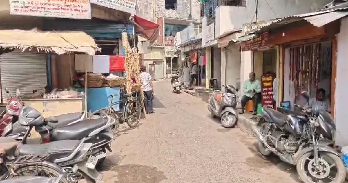 चरित्र पर शक में पत्नी पर चाकू से ताबड़तोड़ हमला, 30-40 वार कर किया घायल
