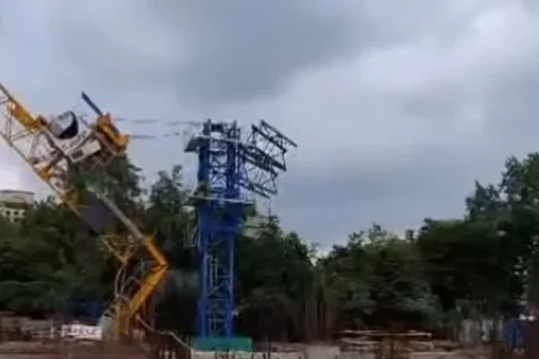 नागपुरच्या कॉटन मार्केटमध्ये भीषण दुर्घटना; टॉवर क्रेन कोसळून दोन मजुरांचा मृत्यू